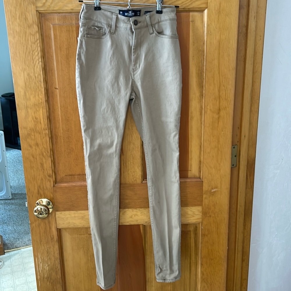 Hollister light brown skinny jeans.  Size 0 Regular.